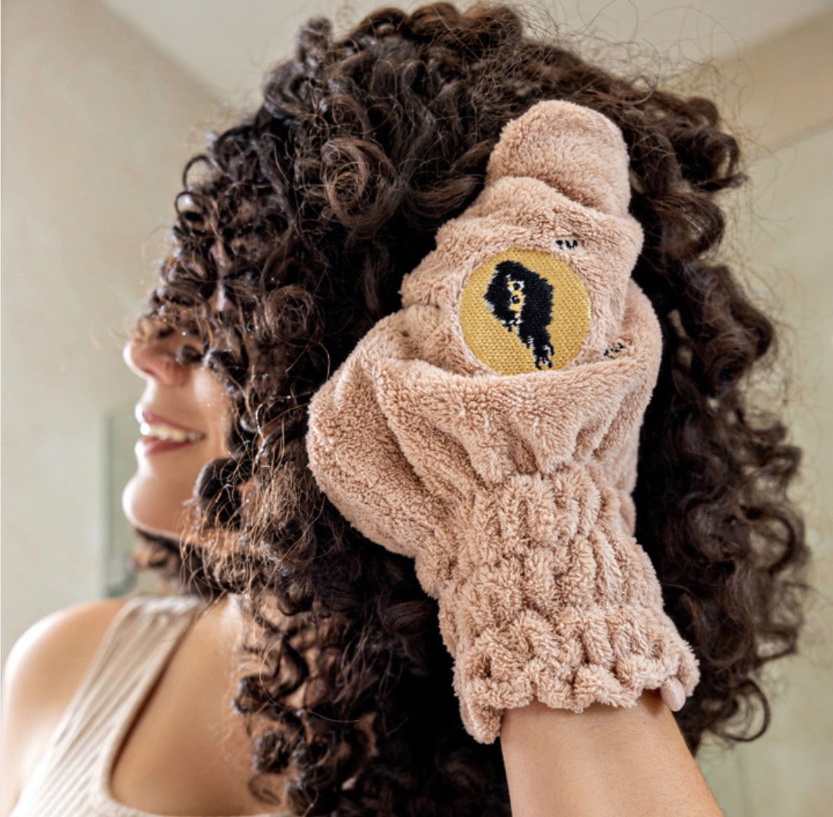 Bounce Curl Hair Drying Mittens - Model - Blush