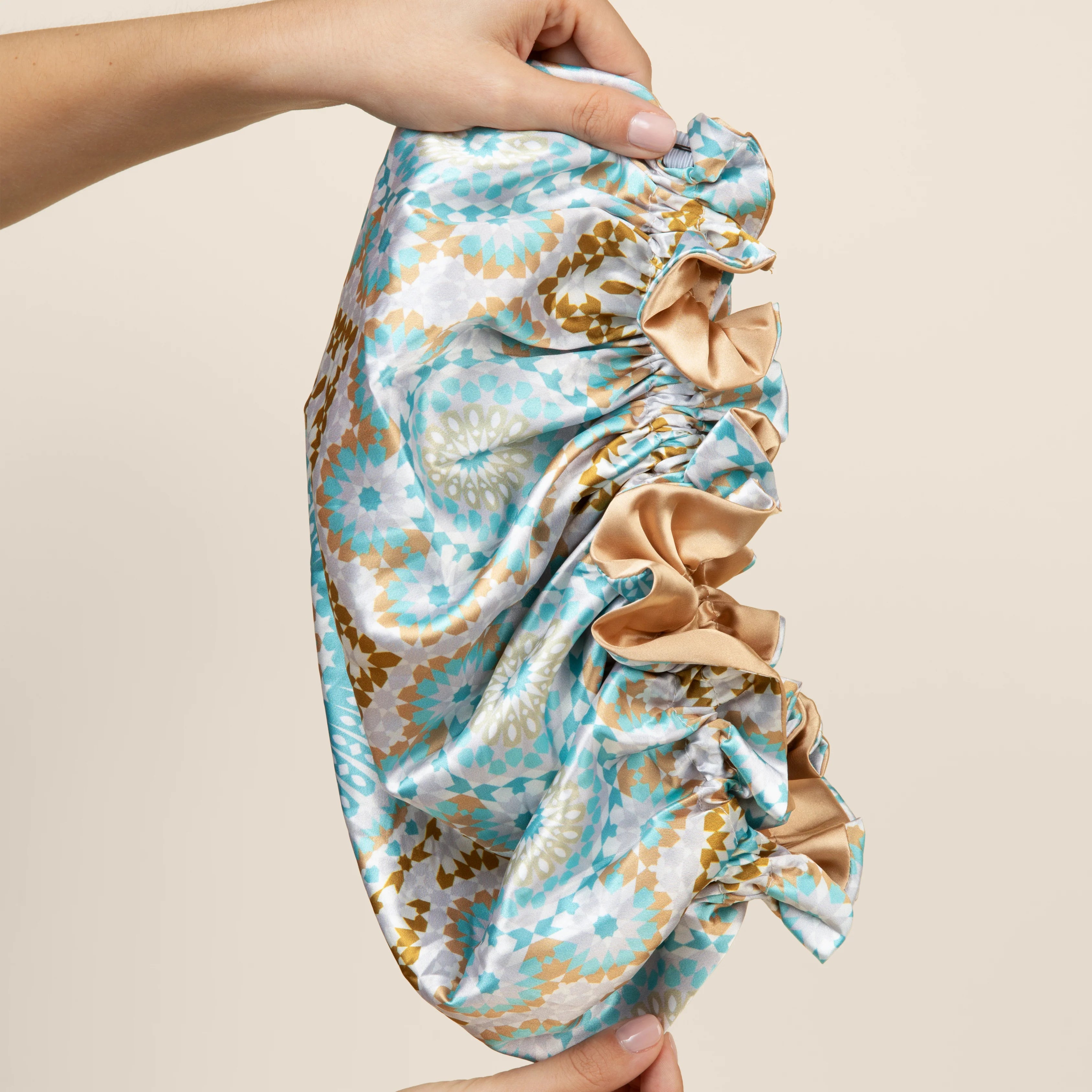 Bounce Curl Reversible Satin Hair Bonnet - Teal - Product - Close Up 02